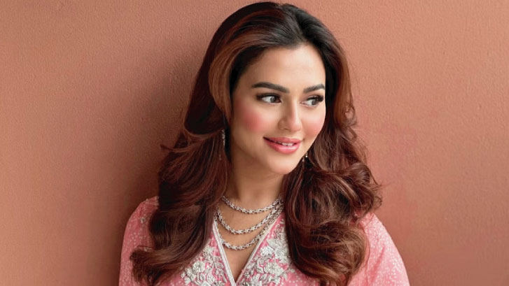 আর্জেন্টিনার বিজয়ে শাবনূরের অভিনন্দন