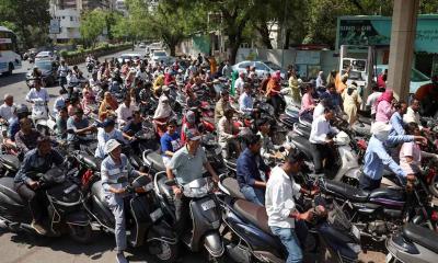 ইরানে যুদ্ধের জেরে তেলের দাম বৃদ্ধি, ভারতে বড় শুল্ক ছাড়