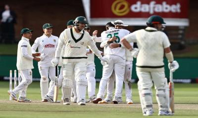 Australia Face Defeat After Chaotic Collapse Against South Africa