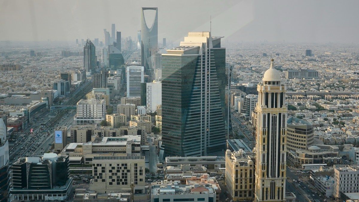 US Orders Departure of Personnel From Saudi Arabia Amid Houthi Attacks
