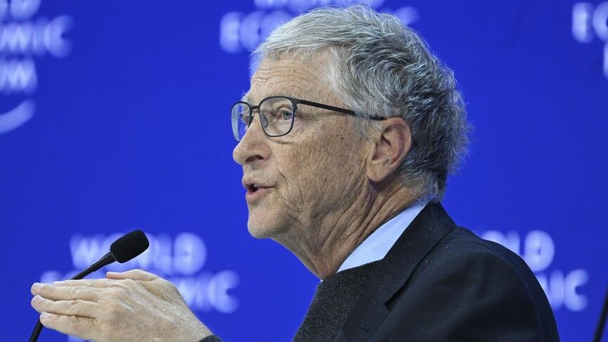 Bill Gates Warns Artificial Intelligence Will Bring Decades of Disruption