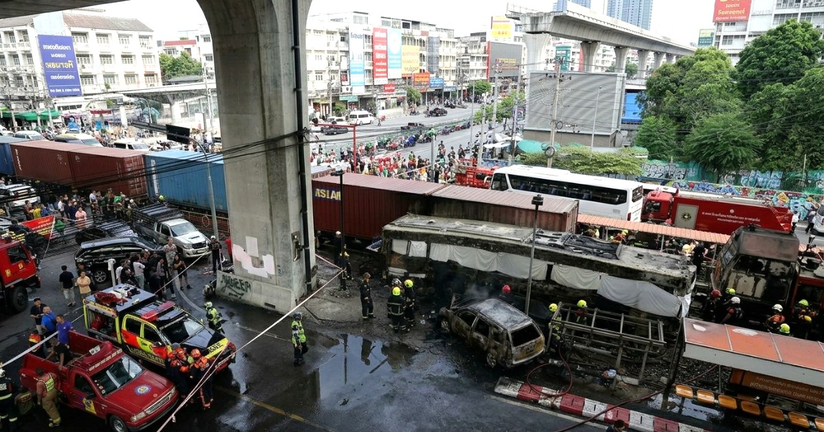 Thailand Train Bus Collision Kills 8 in Bangkok Blaze