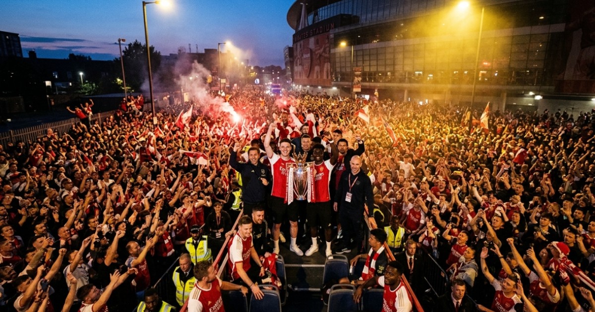 Arsenal Players Celebrate League Title Win at 5 AM