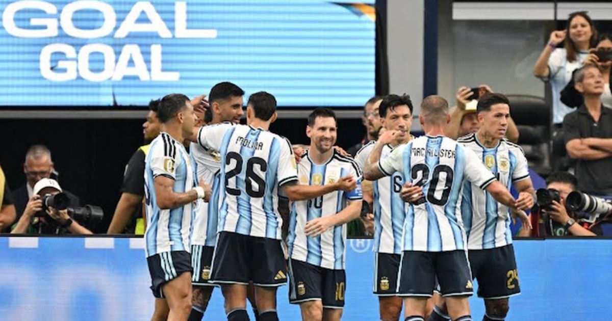 Lionel Messi Scores in Sixth Straight World Cup Match