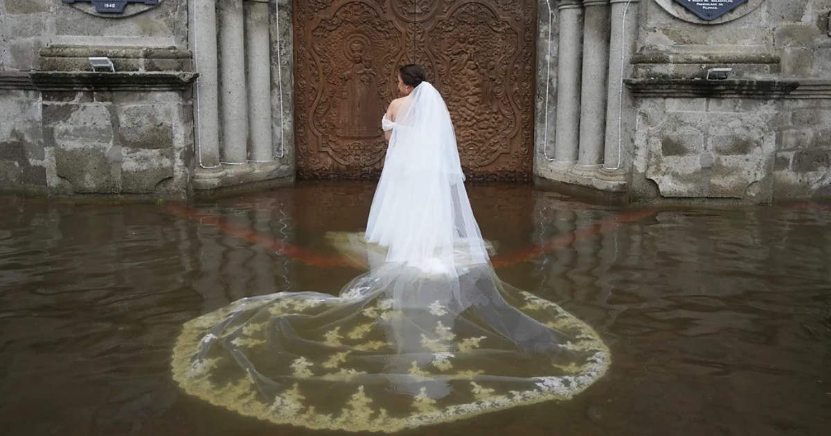 Love in Typhoon Floods: Viral Philippine Wedding Story