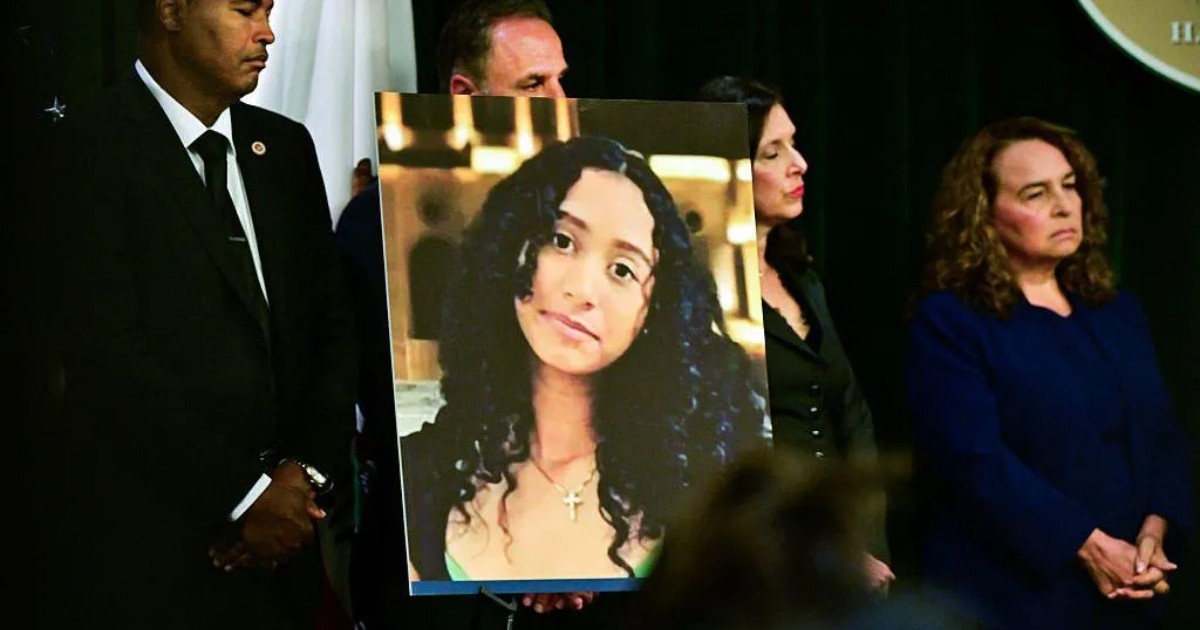 Texts Reveal Teen Allegedly Killed by Singer Had Prior Abortion