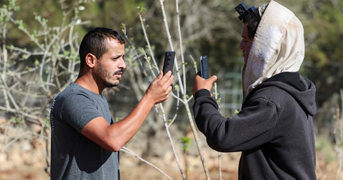Palestinian home besieged by settlers in West Bank Qusra